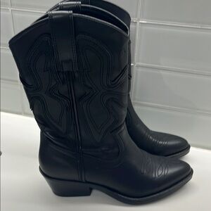 Steve Madden Black Ankle Booties Leather